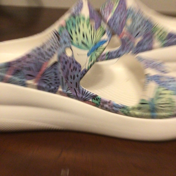 CROCS ICONIC COMFORT SLIDE SZ 10 - Picture 6 of 9